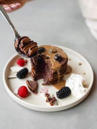 Rána nebývají často dokonalá… 🫴🏻 ale tyhle MG lívance se tomu dost blíží. Za pár minut hotovo, krásně nadýchané, a člověk...